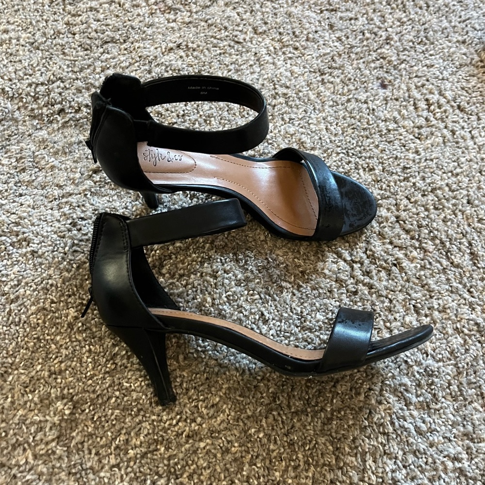 SUPER CUTE SIMPLE BLACK HEEL